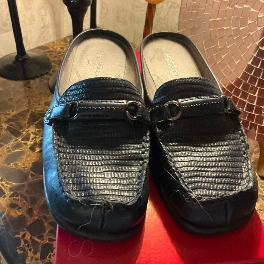 AEROSOLES Black Slip-On Loafers with Textured Design